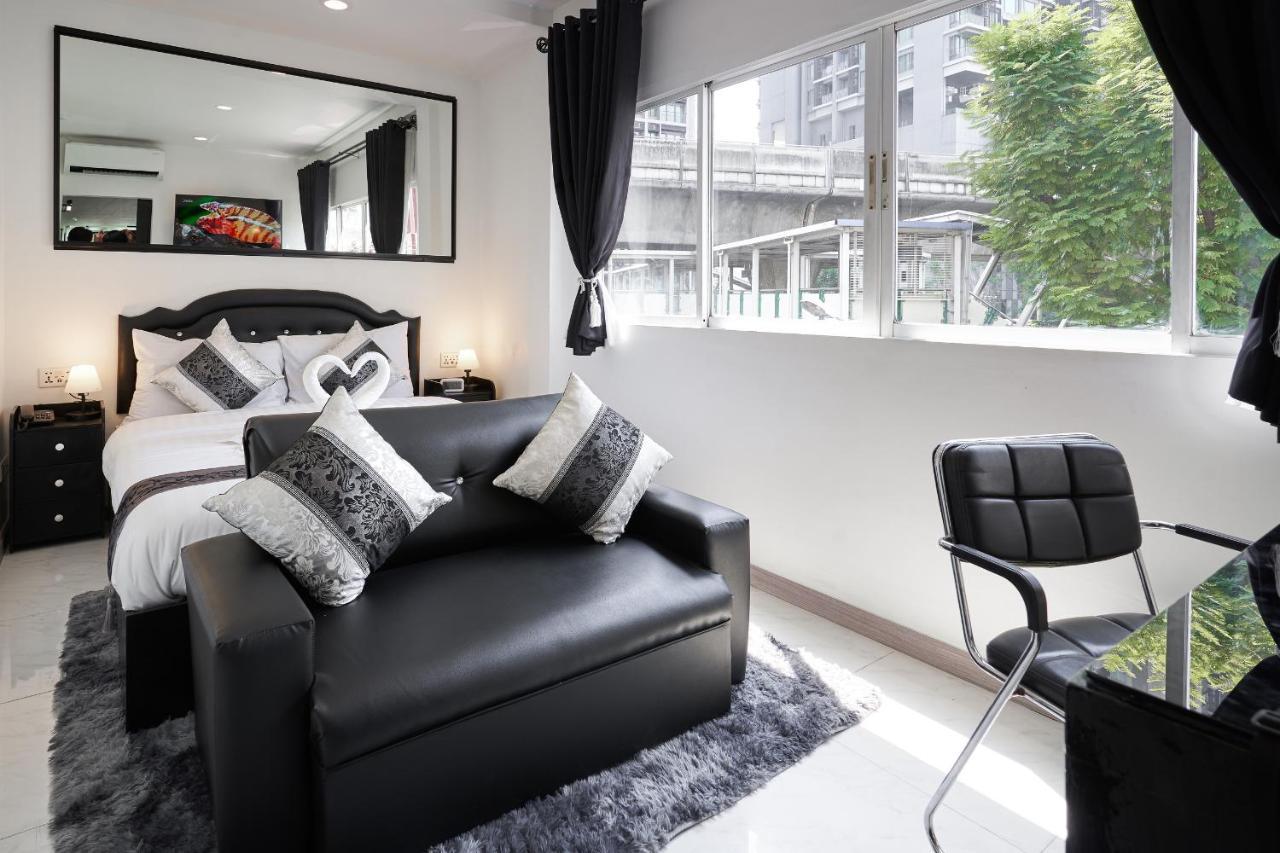 Thonglor Suites Hotel Bangkok Exterior foto